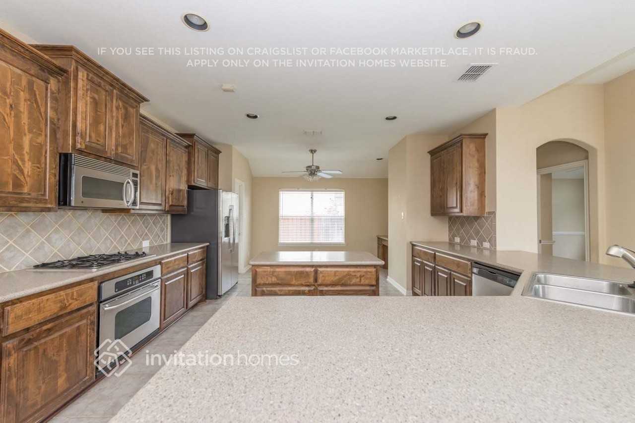 705 Cross Meadow Blvd - Photo 6 of 23