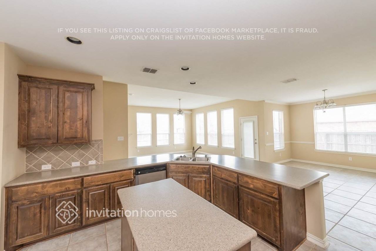 705 Cross Meadow Blvd - Photo 7 of 23