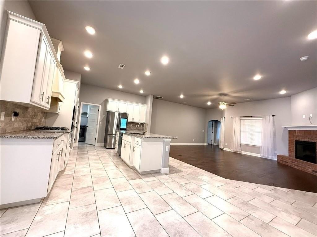 4504 Sw Plumley Ave - Photo 2 of 26