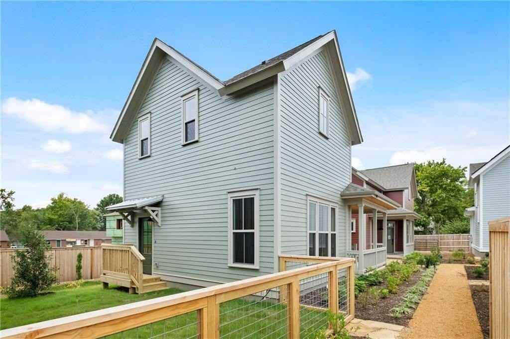 267 E 11th St - Photo 5 of 23