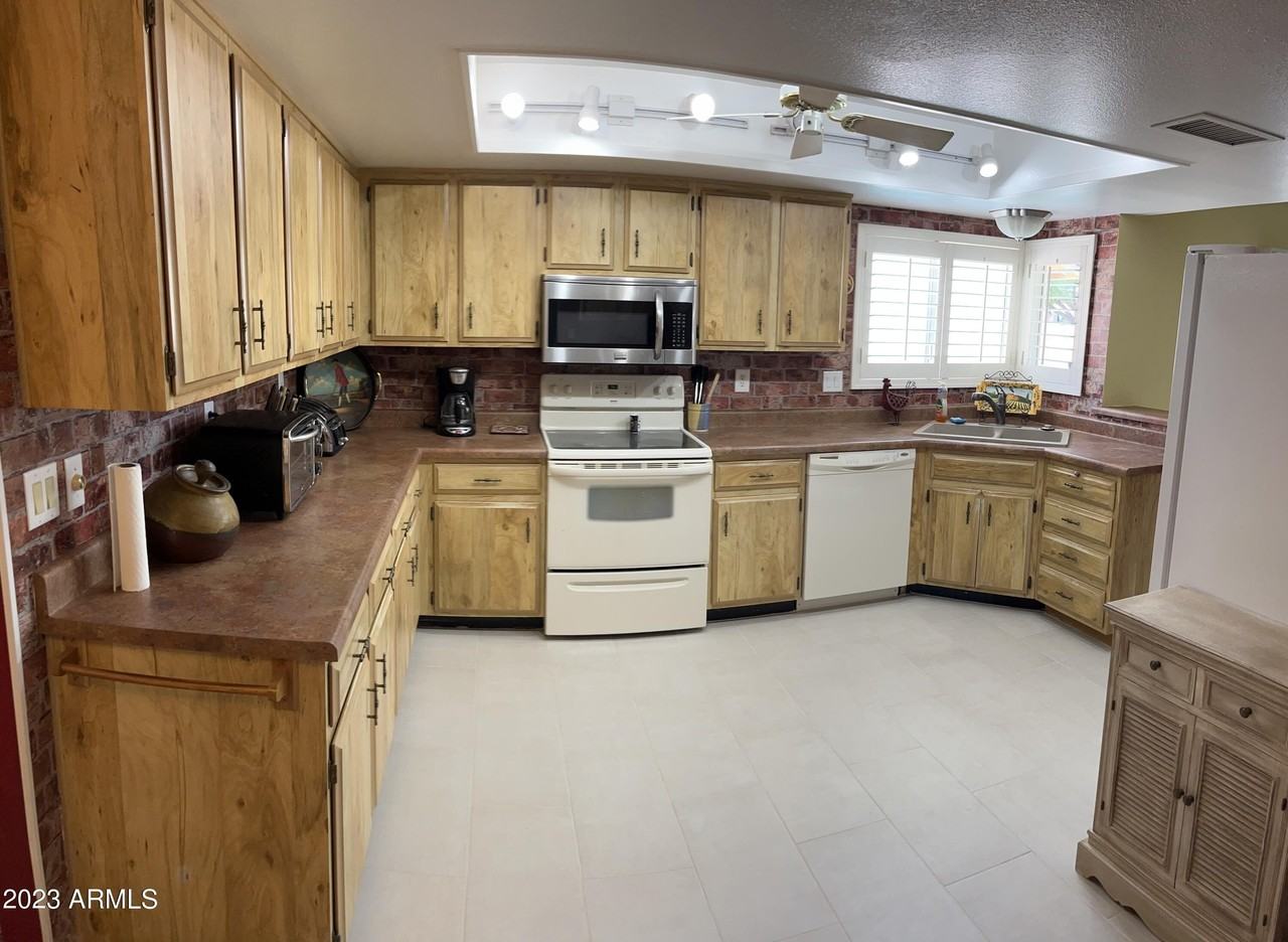 26625 S Lakemont Dr - Photo 5 of 33