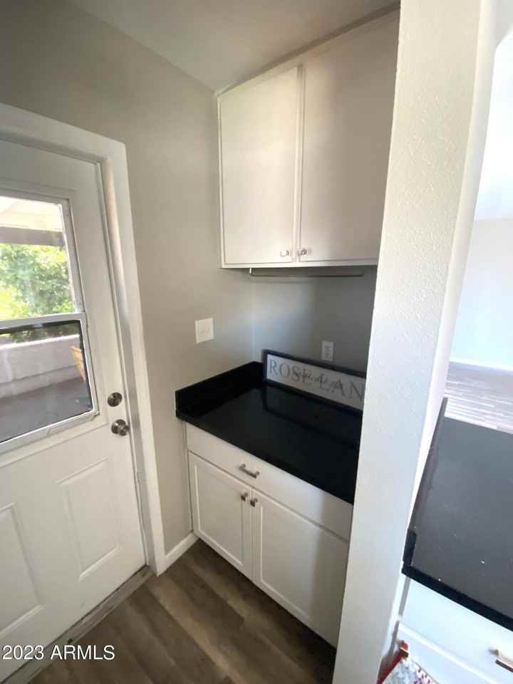 4627 W Rose Ln - Photo 5 of 24