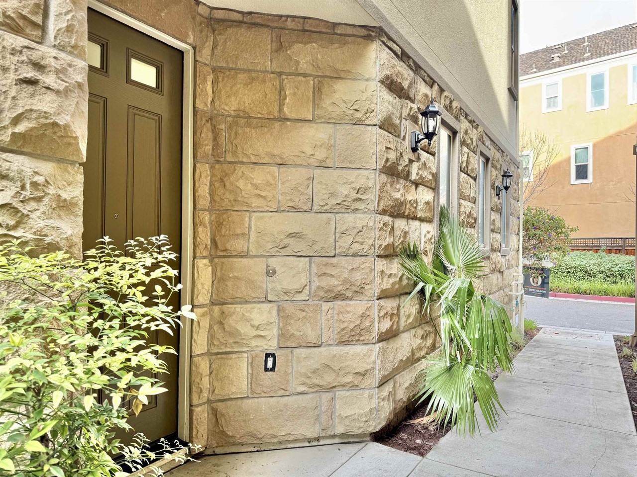 2906 Worthing Cmn - Photo 2 of 31