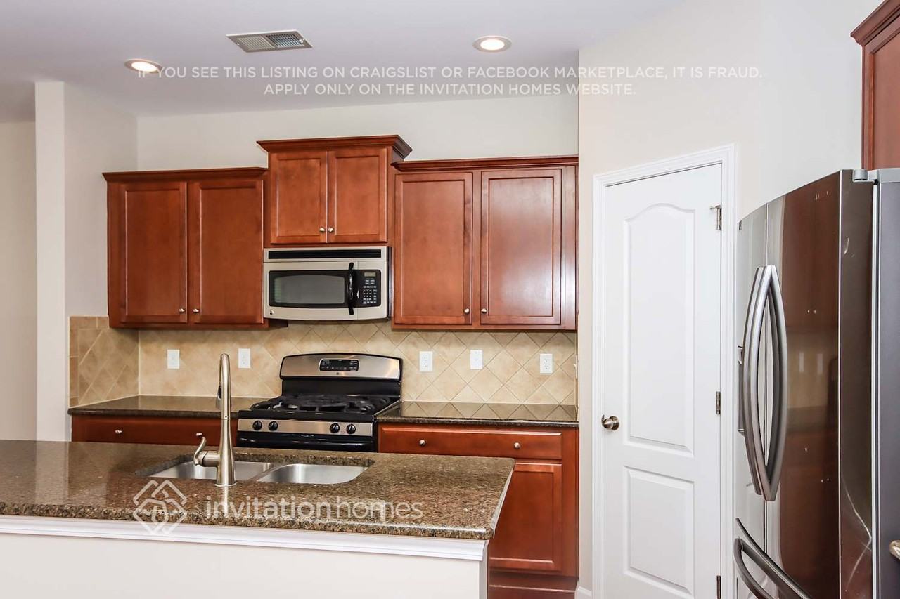 13110 Heath Grove Dr - Photo 7 of 18