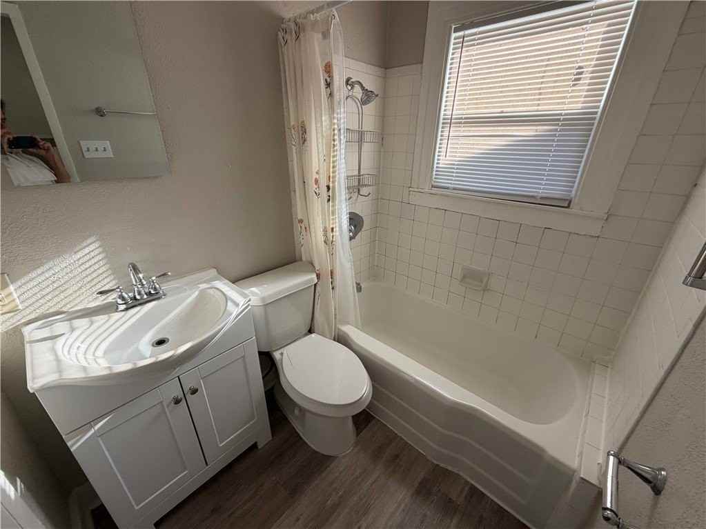 2402 Segrest St - Photo 7 of 9