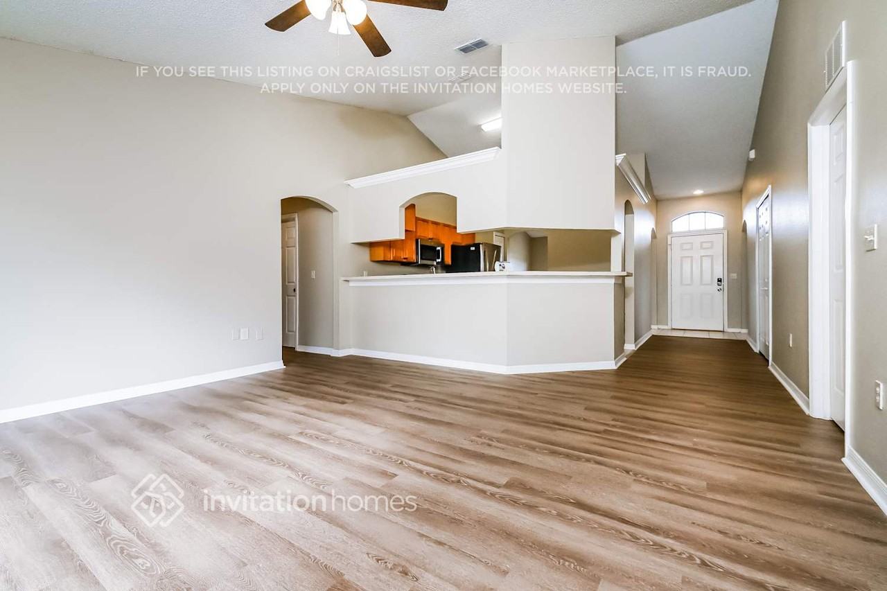 2544 Parkland Dr - Photo 3 of 17