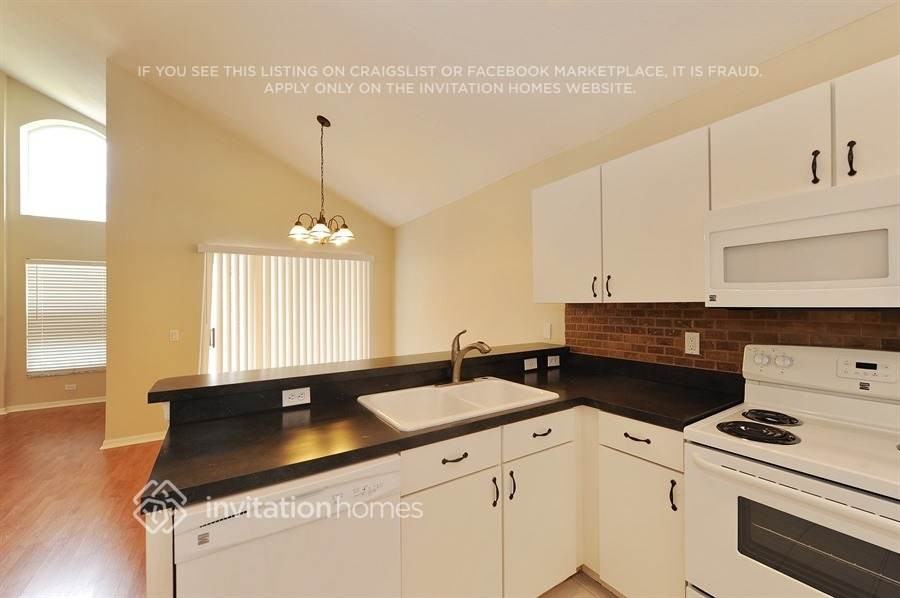 4802 Woodmere Rd - Photo 5 of 20