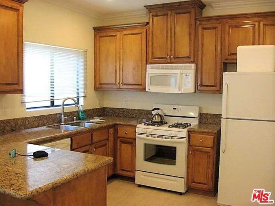 1702 Brockton Ave Apt 2 #2 - Photo 5 of 35