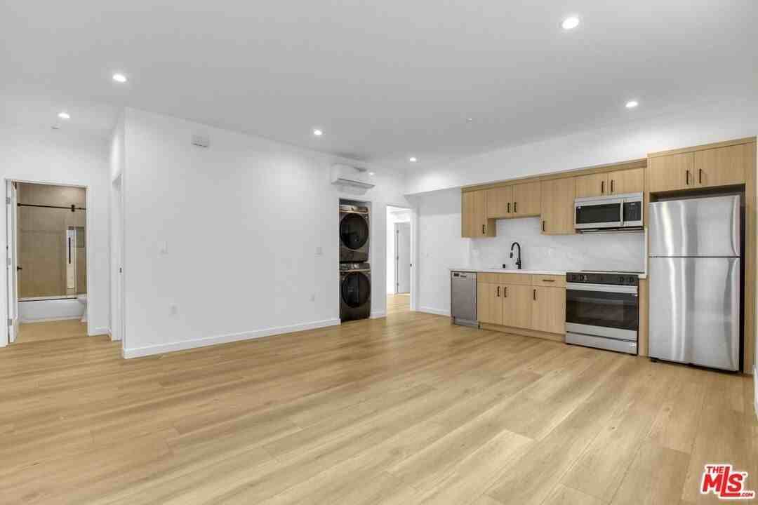 10826 1/4 Hesby St - Photo 6 of 23