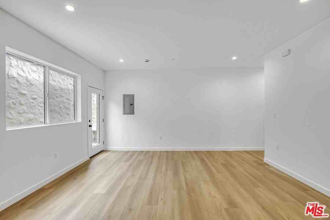 10826 1/4 Hesby St - Photo 7 of 23