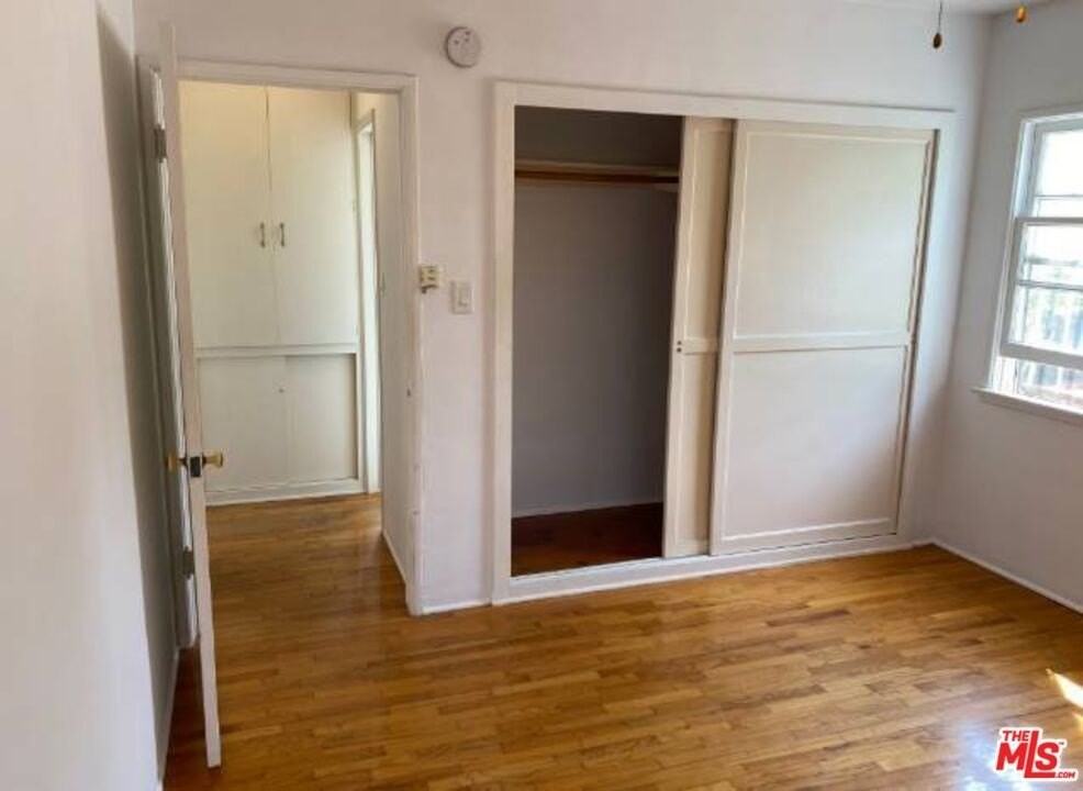 3315 Caroline Ave - Photo 3 of 8