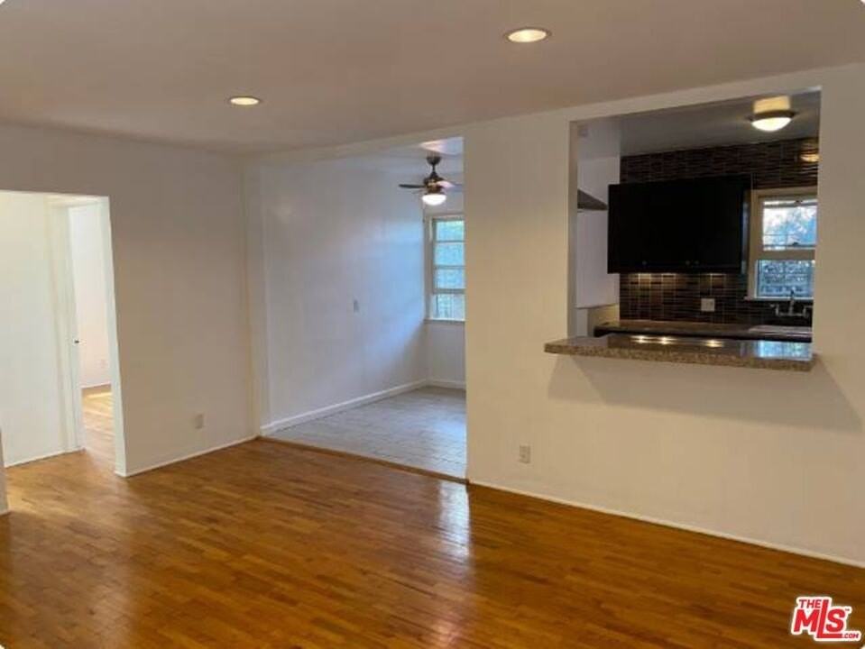 3315 Caroline Ave - Photo 6 of 8