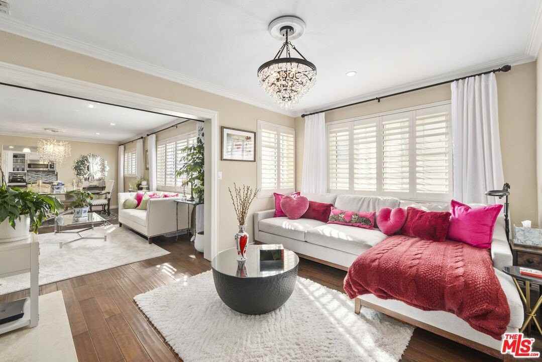 10645 Wilshire Blvd Apt 402 #402 - Photo 6 of 14