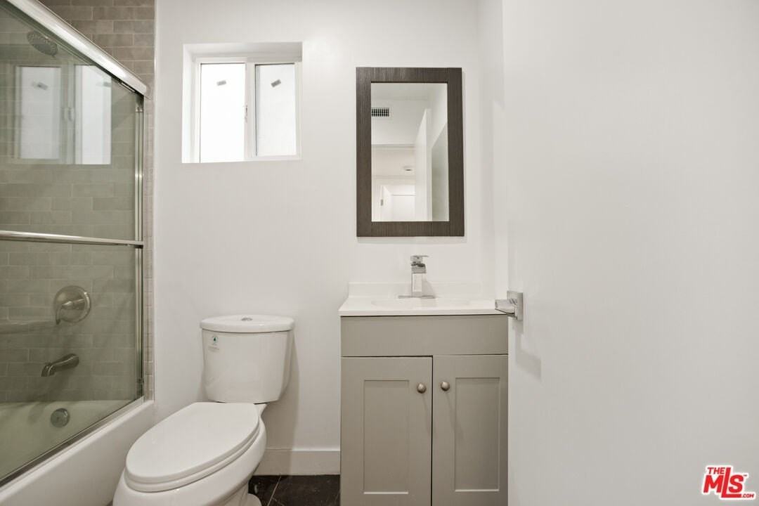 4232 Rosewood Ave - Photo 4 of 24