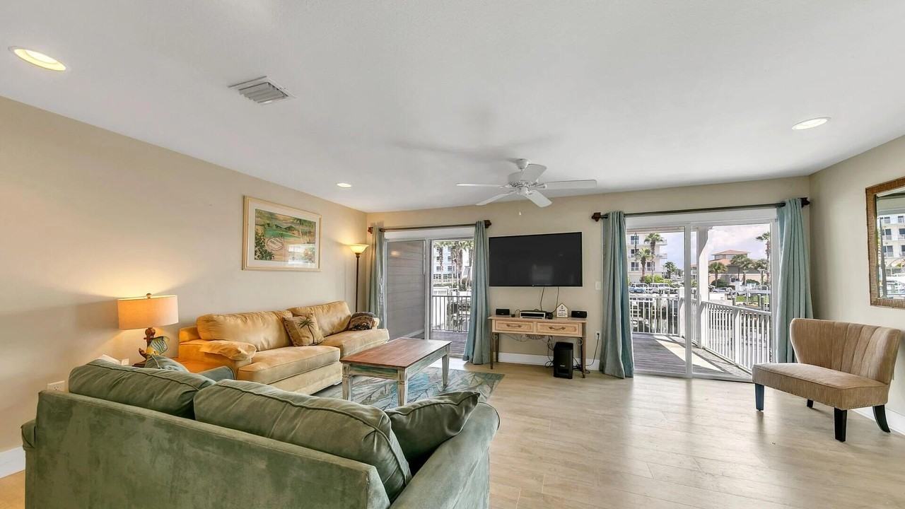 445 Gulf Shore Dr Unit 7 #7 - Photo 4 of 18