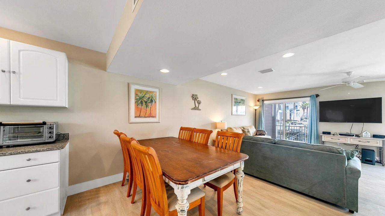 445 Gulf Shore Dr Unit 7 #7 - Photo 6 of 18