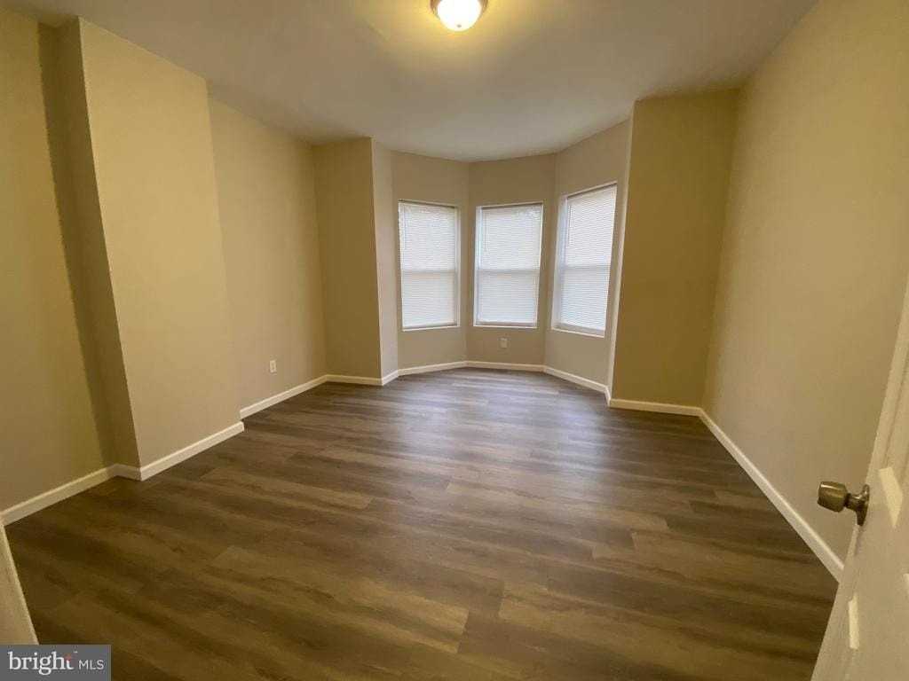 1833 S 6th St - Photo 4 of 7