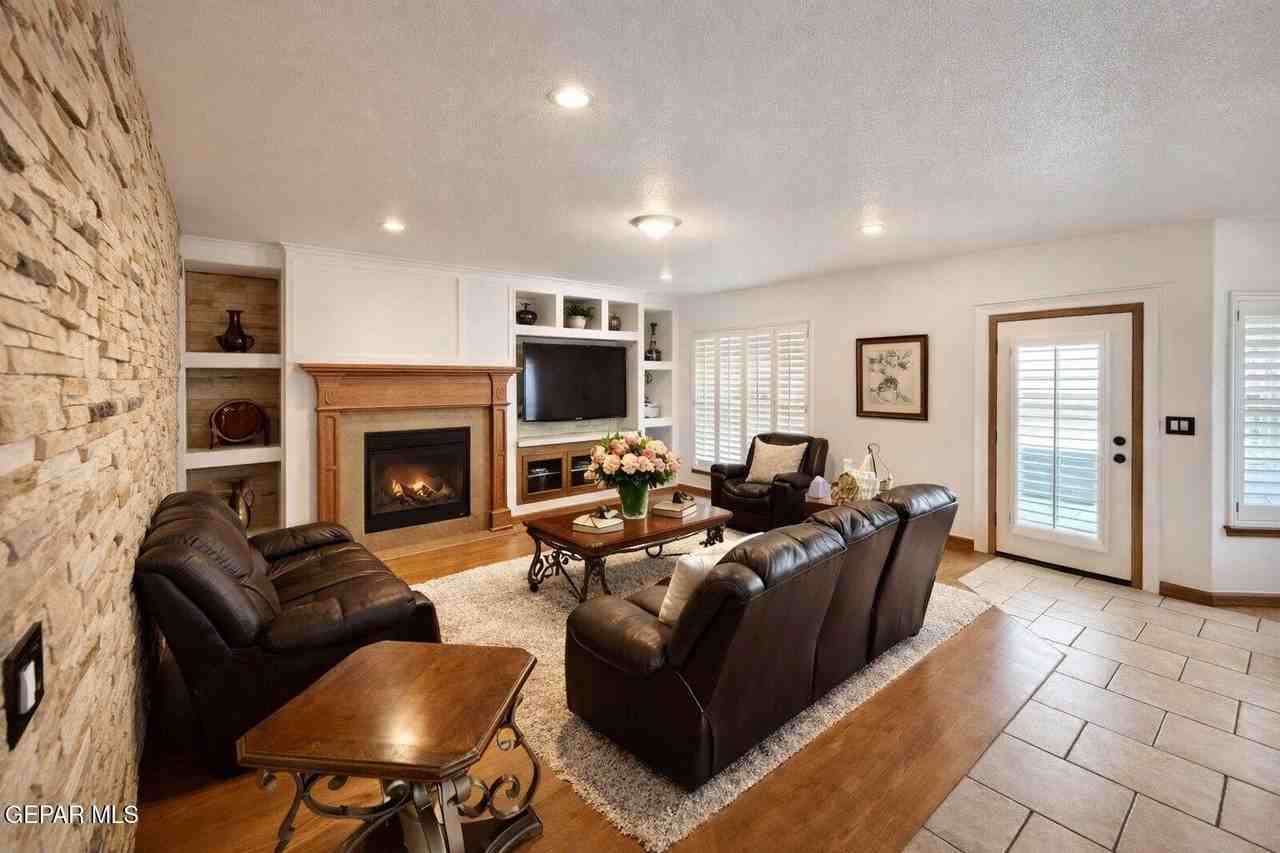 12267 Bronco Buster Ln - Photo 3 of 26