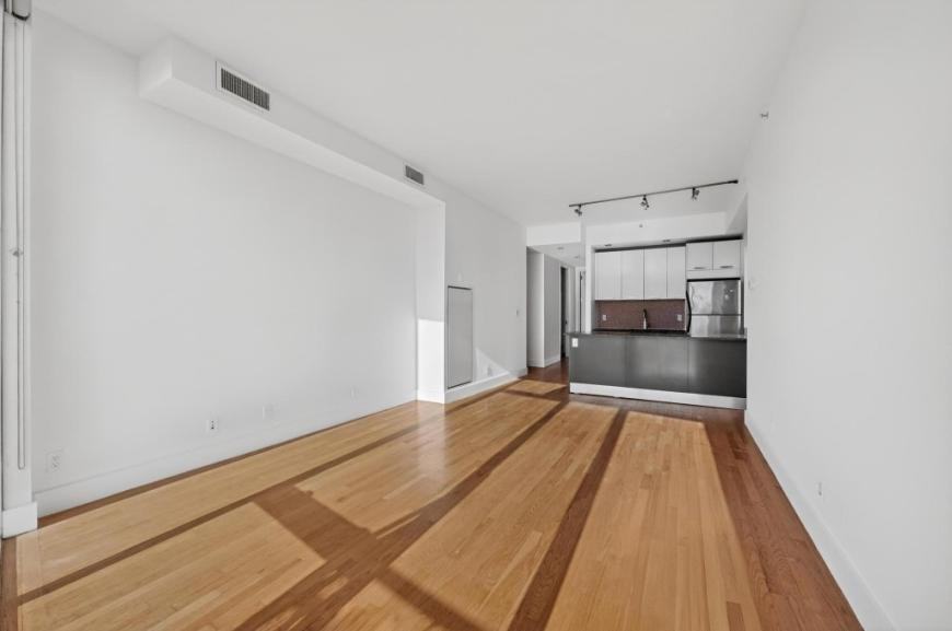 185 S 4th St - Photo 3 of 10