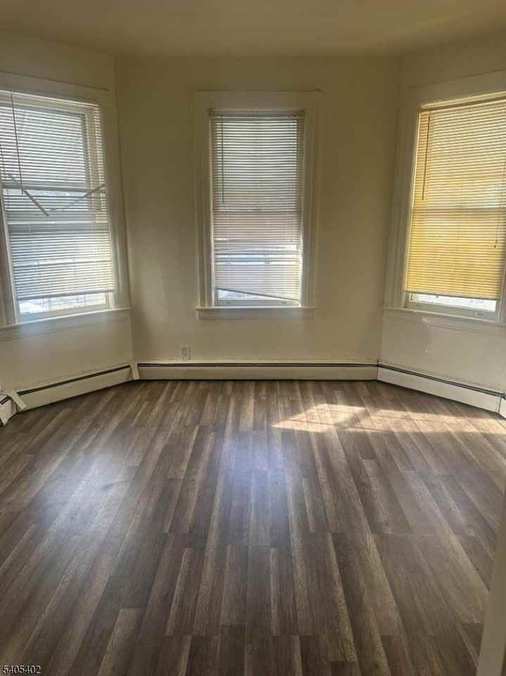 70 Palm St - Photo 3 of 10