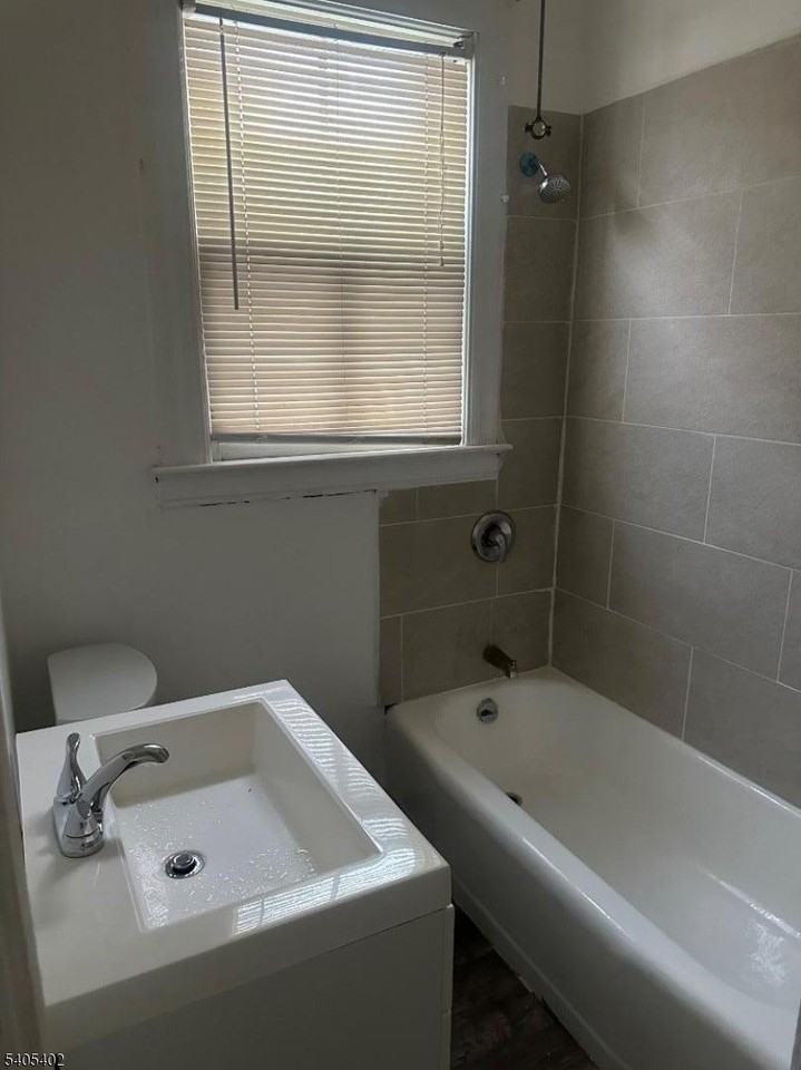 70 Palm St - Photo 7 of 10