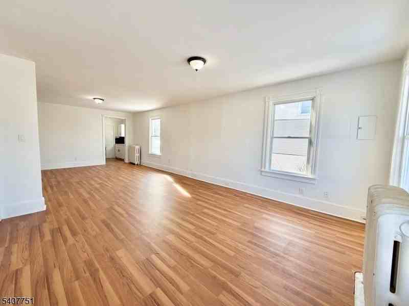 122 Summit Ave - Photo 5 of 28