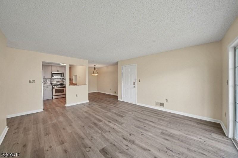 197 Rachel Ct - Photo 5 of 27