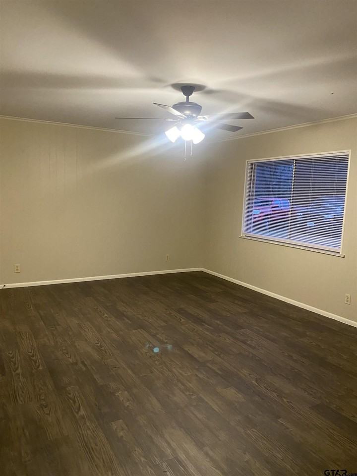 5235 Julia Dr - Photo 5 of 18