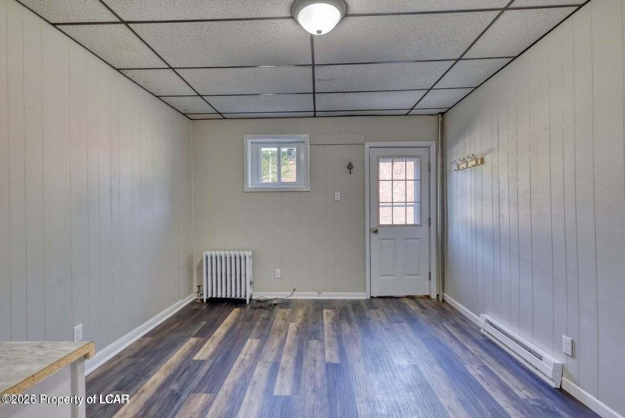 135 Shoemaker St - Photo 6 of 10