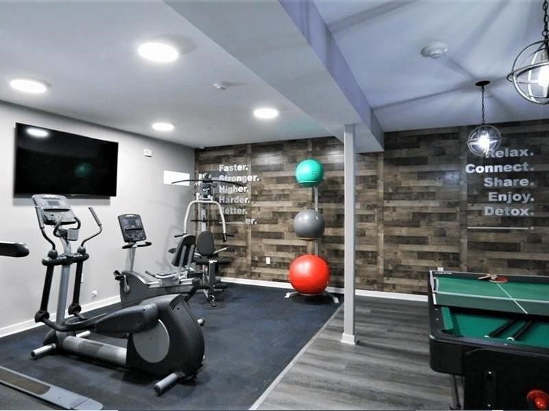 234 51st St #304 - Photo 3 of 9