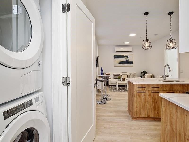 234 51st St #304 - Photo 7 of 9