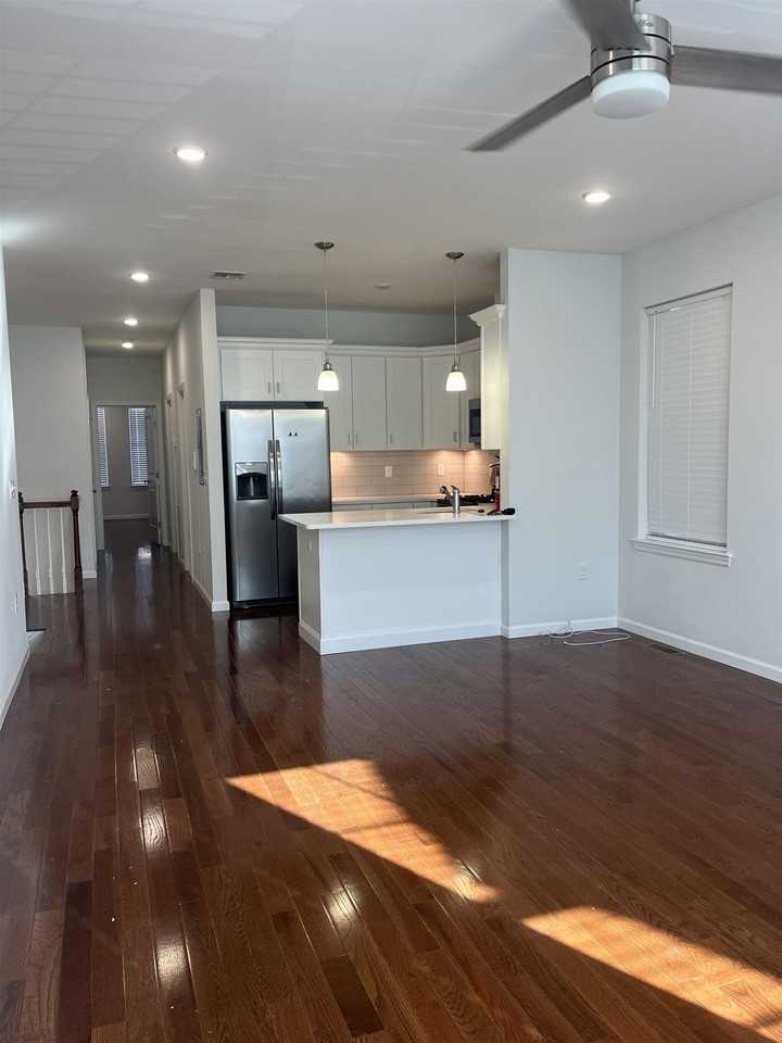 93 Evergreen St #1 - Photo 2 of 23