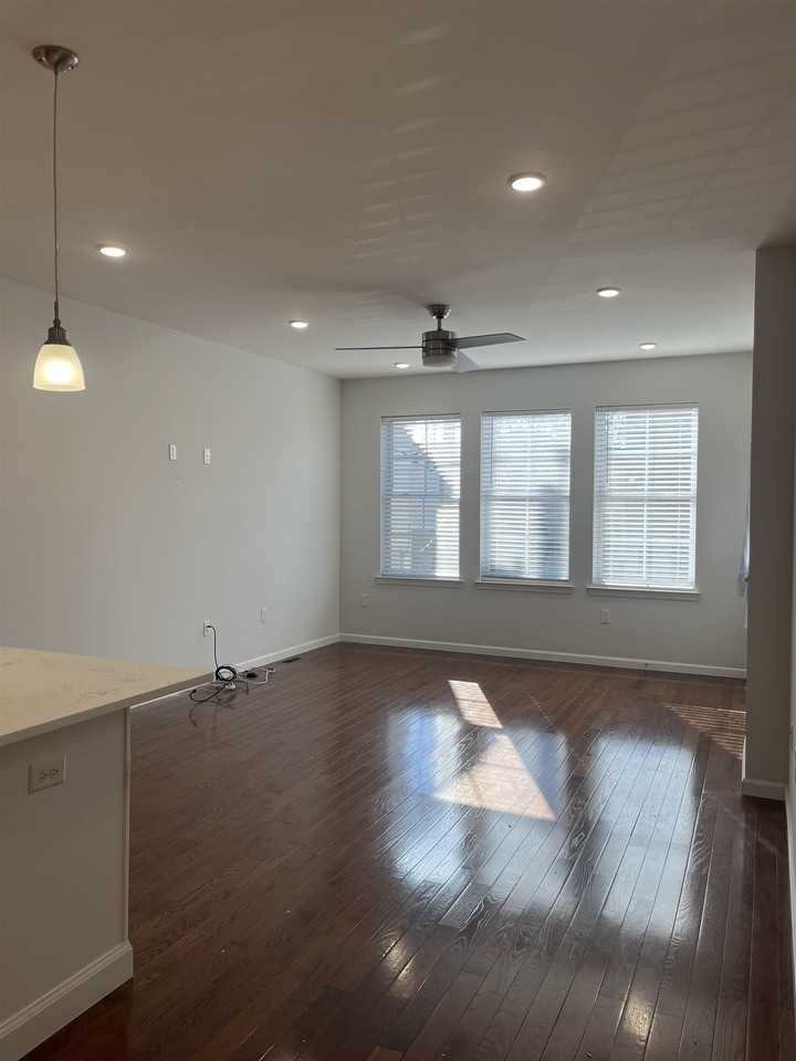 93 Evergreen St #1 - Photo 3 of 23