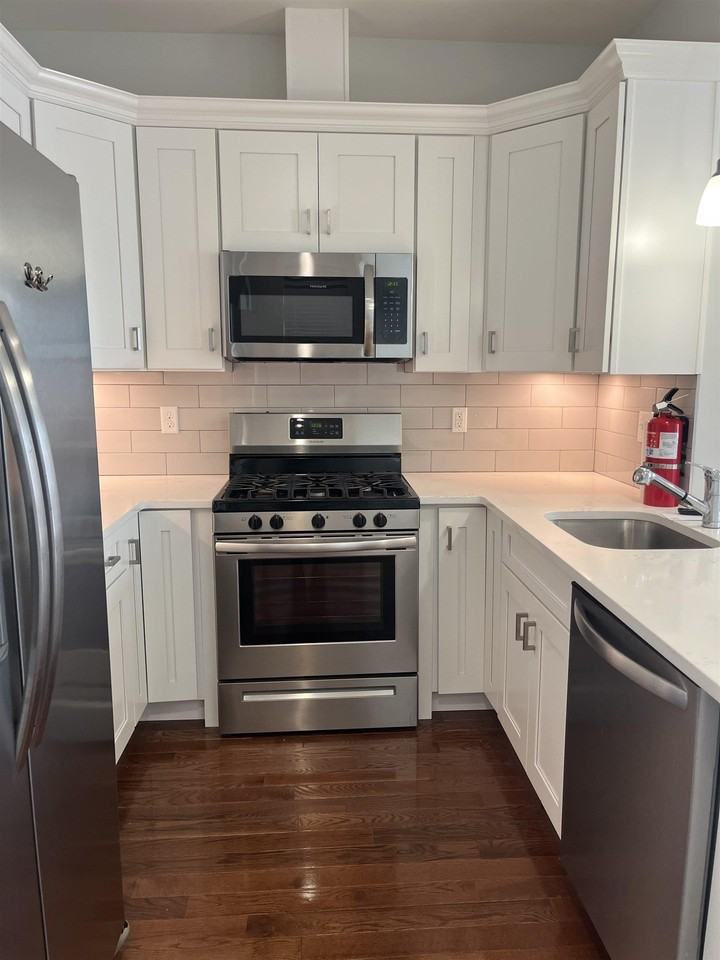 93 Evergreen St #1 - Photo 4 of 23