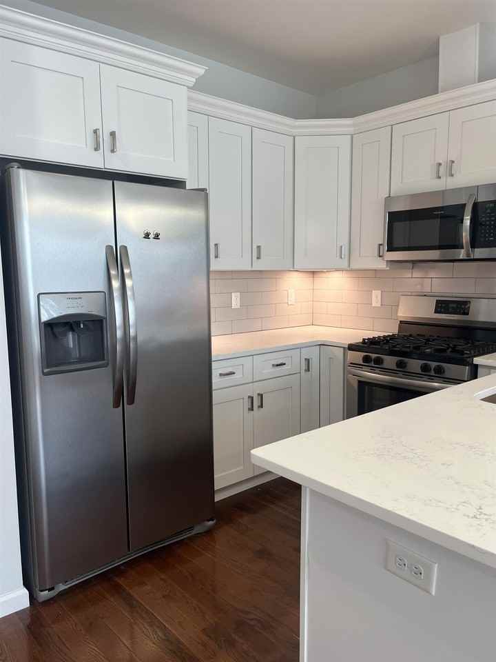 93 Evergreen St #1 - Photo 5 of 23