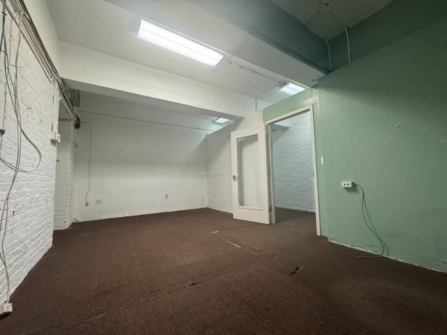 715 Riverside Dr - Photo 3 of 7