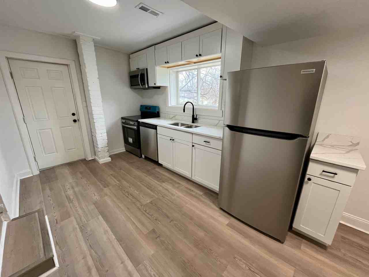 500 Ridge St #B - Photo 5 of 13