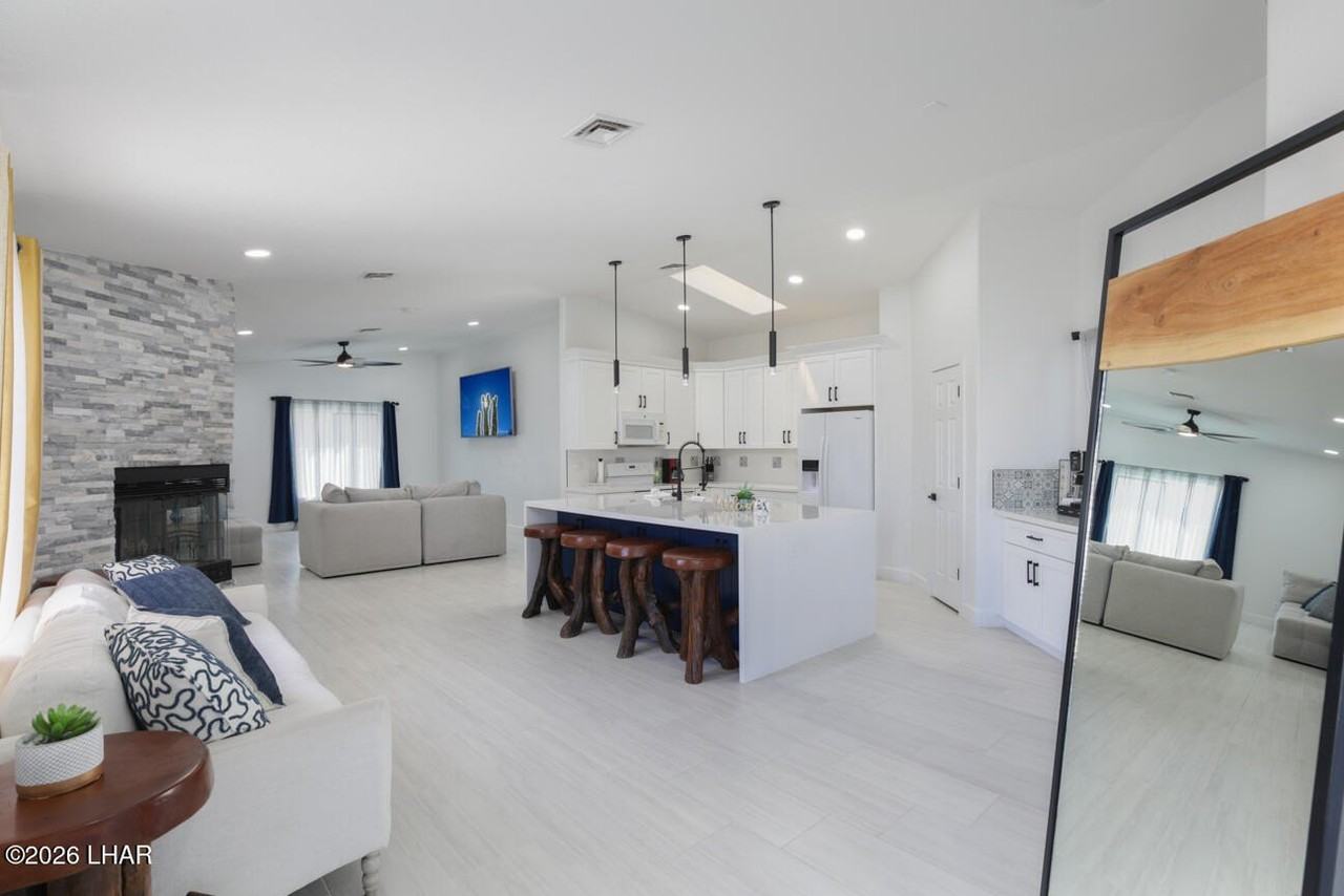 3681 Yucca Dr - Photo 2 of 23