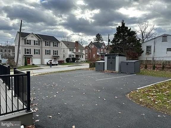 102 Stuart Ave - Photo 3 of 41