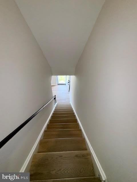 102 Stuart Ave - Photo 7 of 41