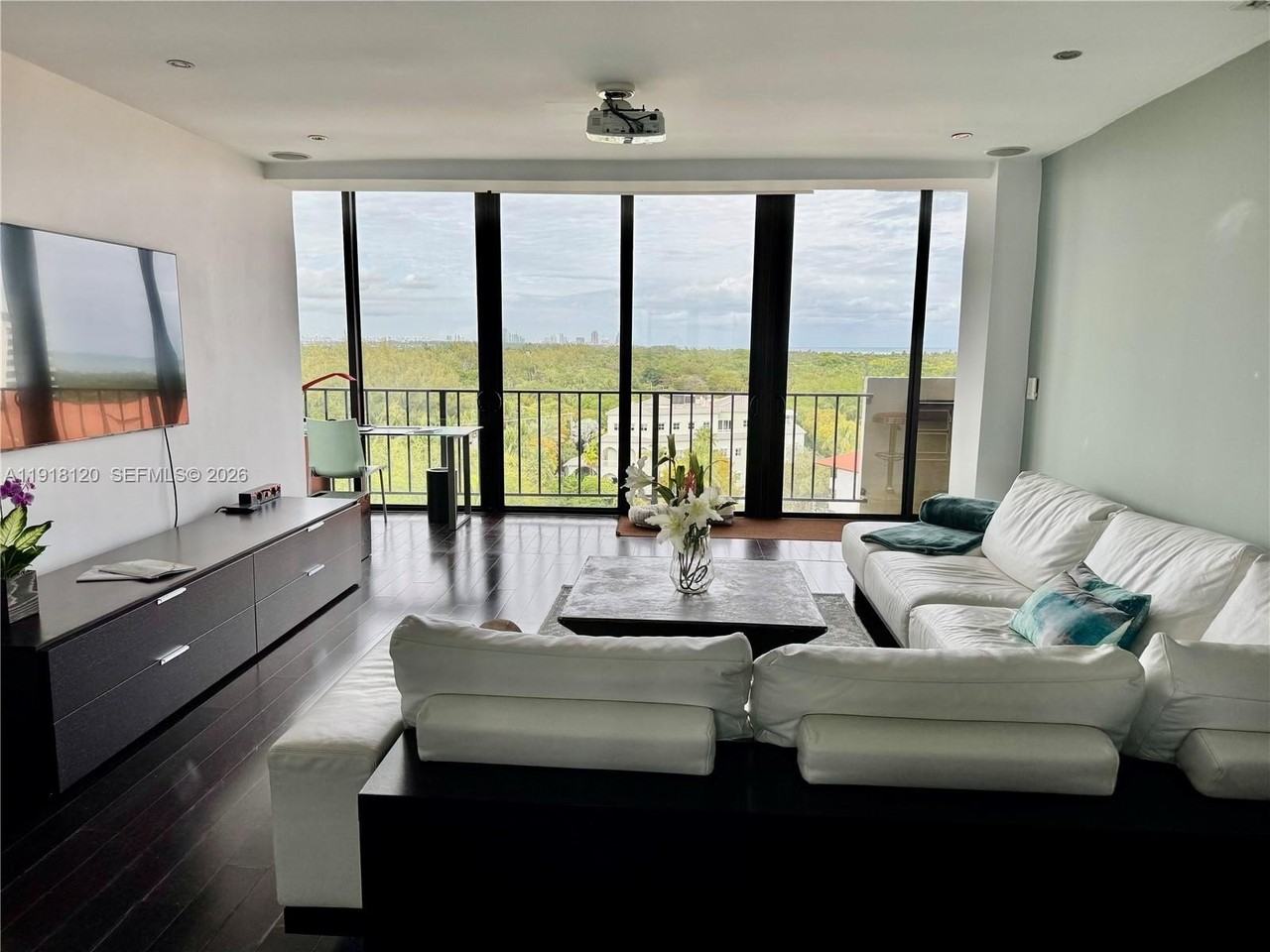 77 Crandon Blvd #10A