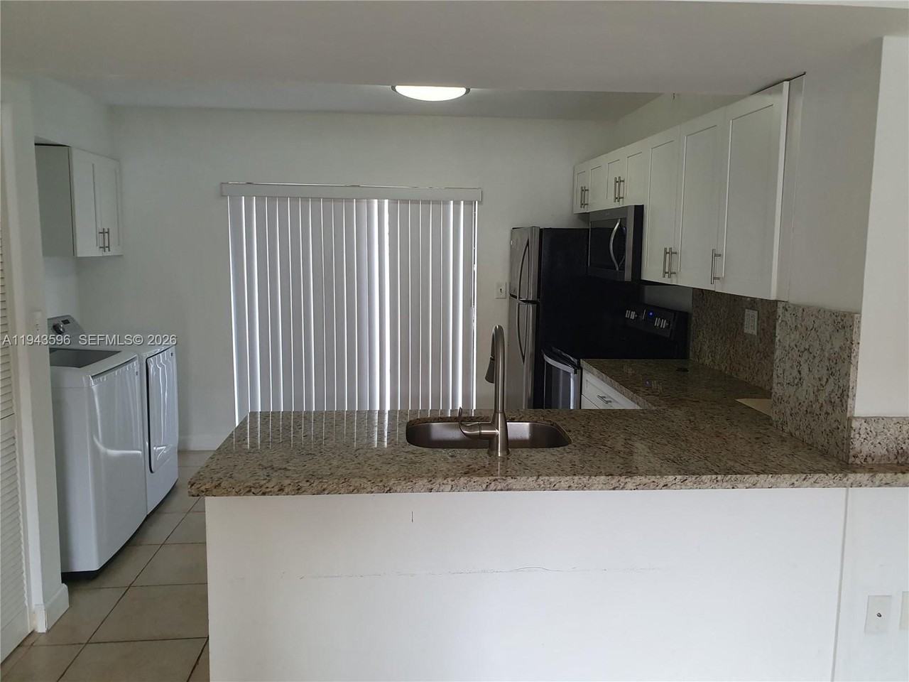 1921 Sw 107th Ave #504 - Photo 7 of 34