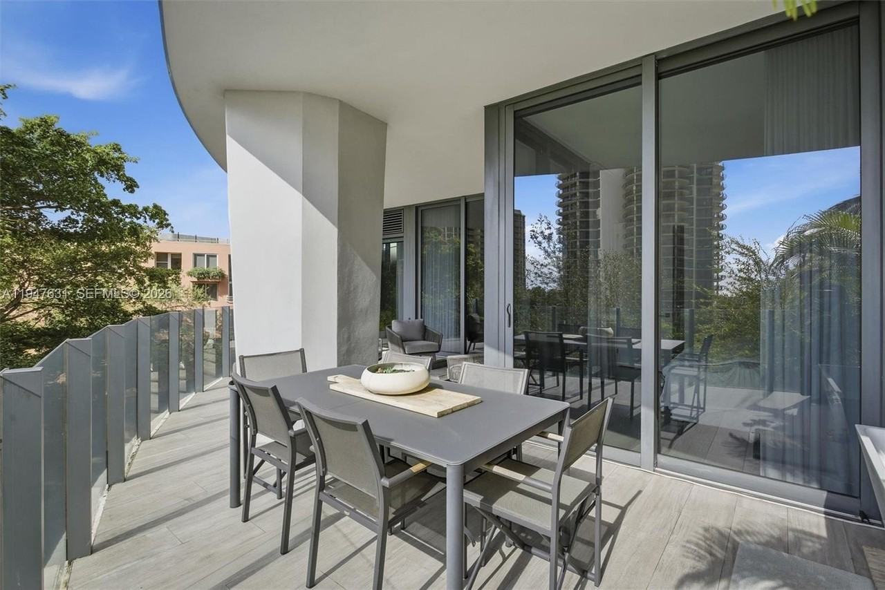 2831 S Bayshore Dr #501 - Photo 4 of 28