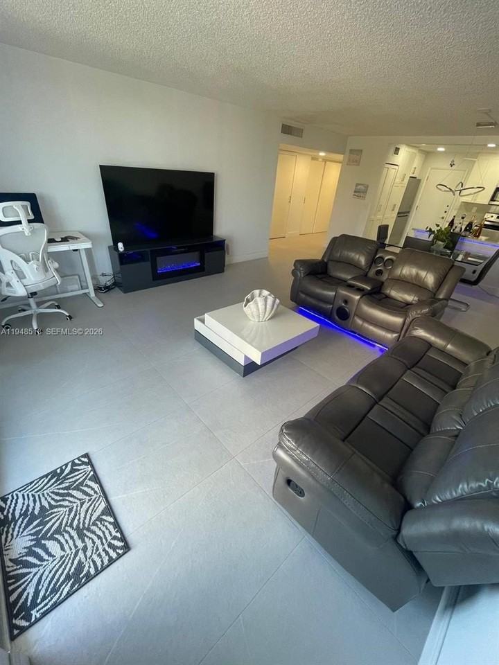 1401 S Ocean Dr #302 - Photo 4 of 15