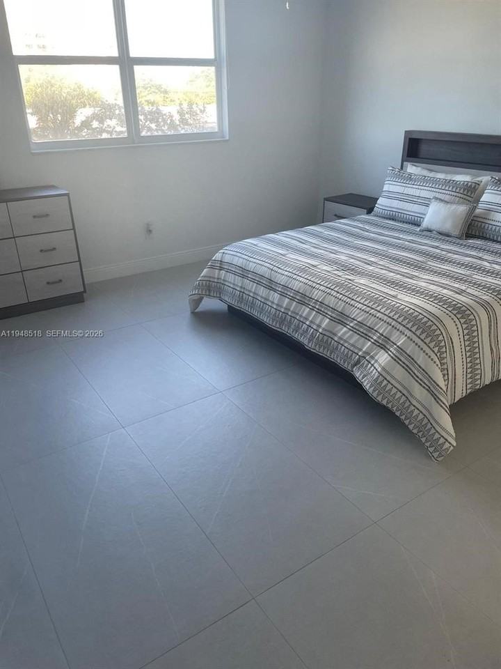 1401 S Ocean Dr #302 - Photo 7 of 15