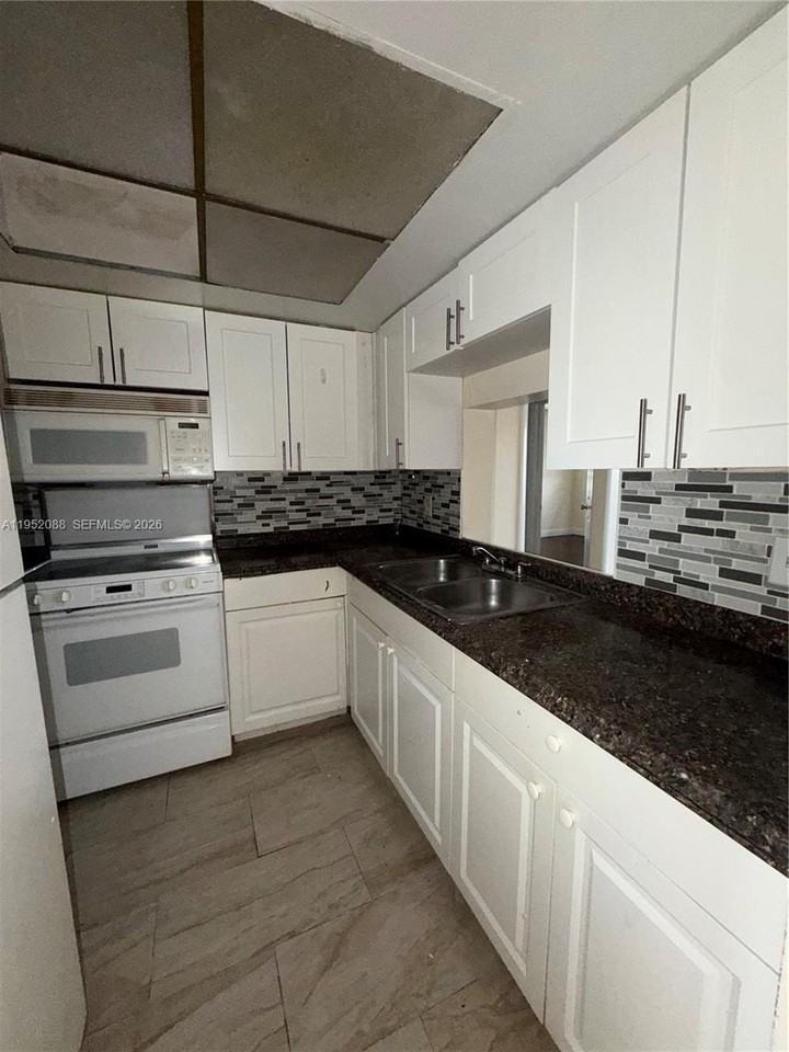 7753 Tam Oshanter Blvd #7757 - Photo 3 of 11