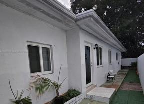 1122 Nw 32nd Ct #FRONT - Photo 1 of 1