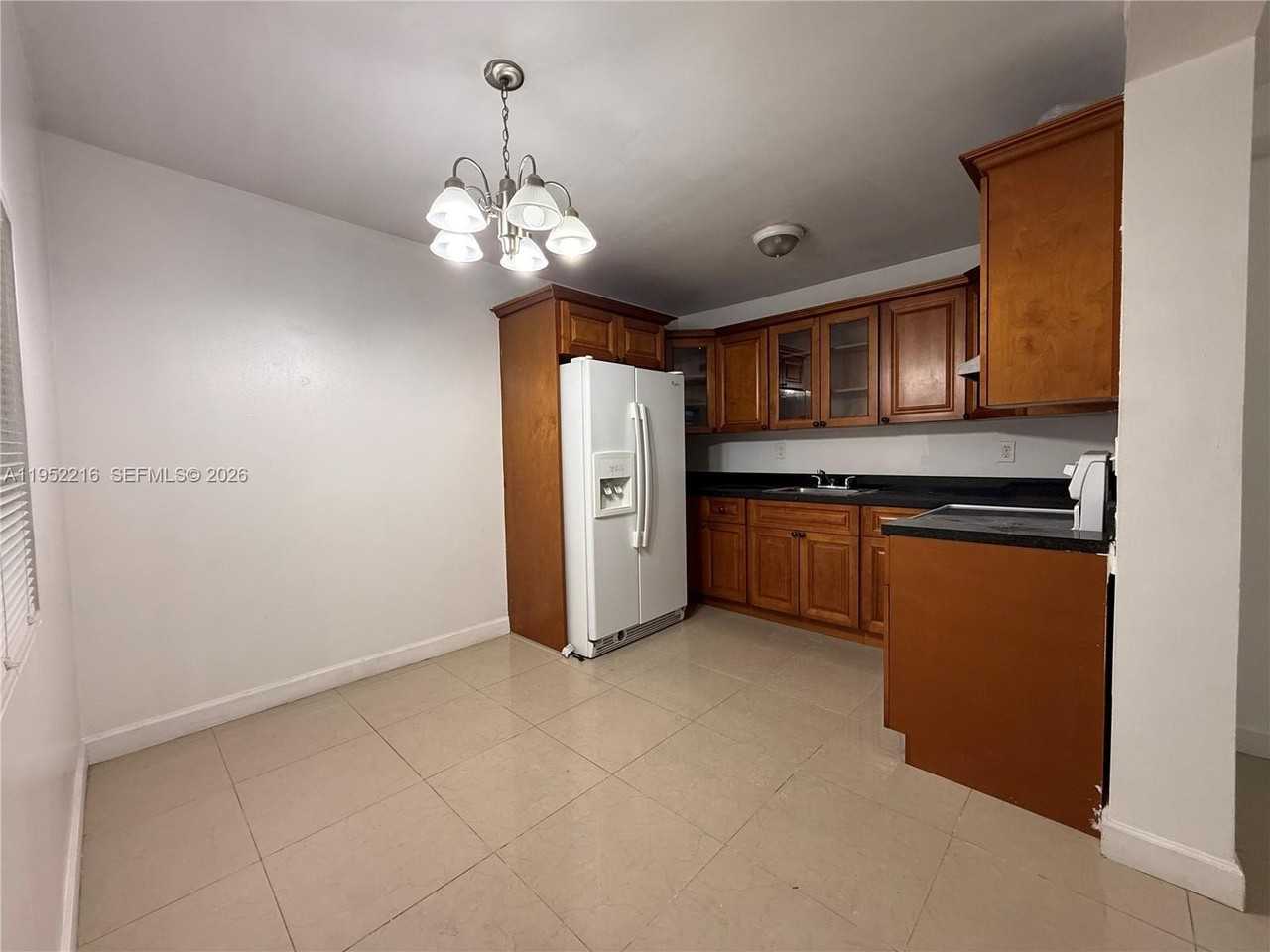 1122 Nw 32nd Ct - Photo 2 of 13