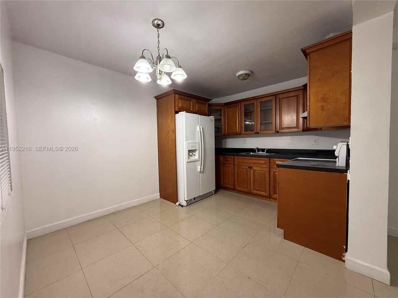 1122 Nw 32nd Ct - Photo 6 of 13