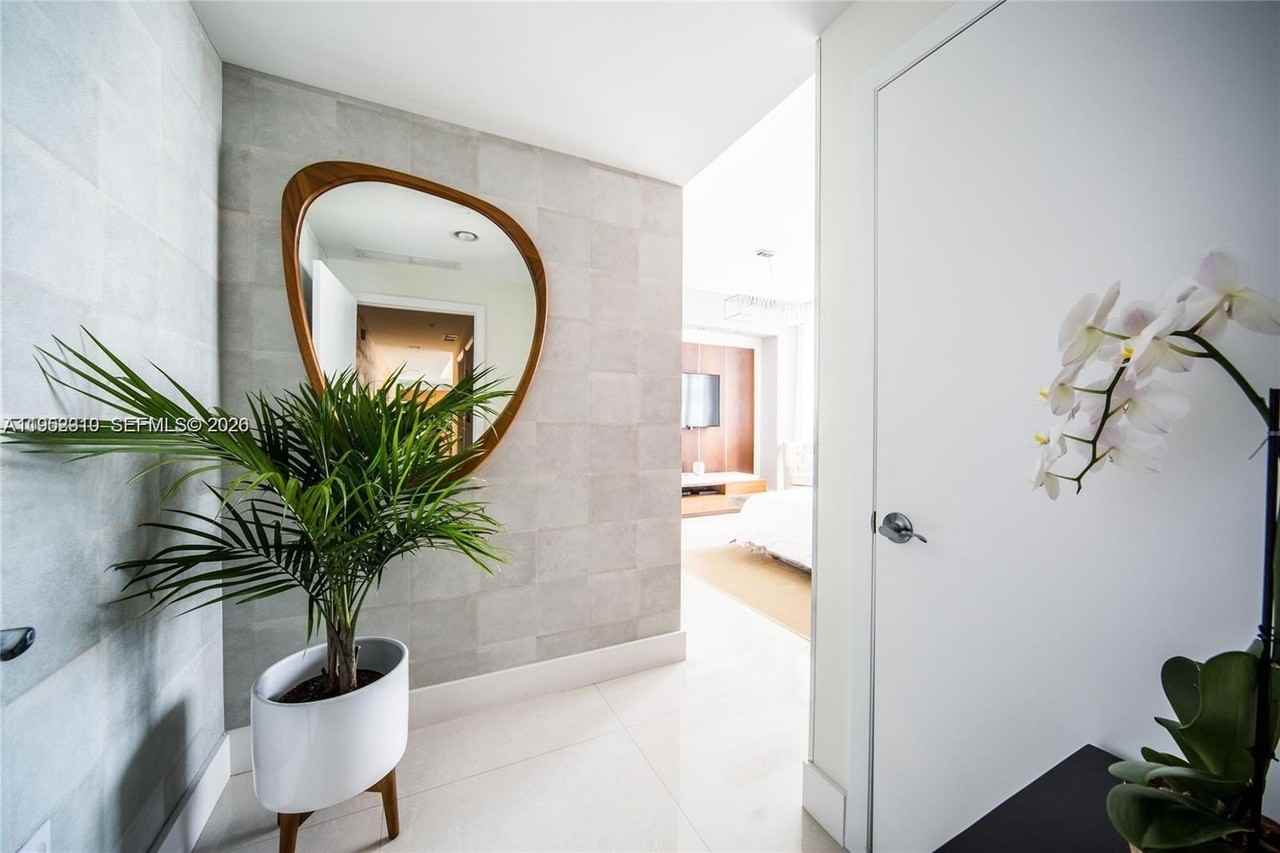 244 Biscayne Blvd #4407